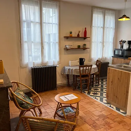 Maison Bout Du Monde Chateau Hyper Centre